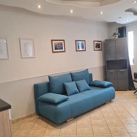 Csever Apartman Tata Exterior photo