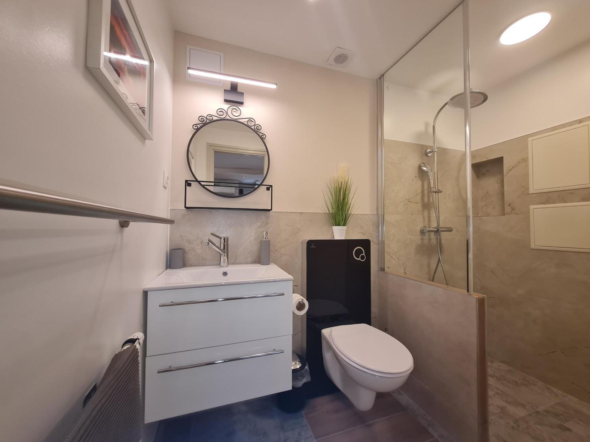 Csever Apartman Tata Exterior photo